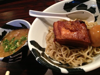 ���[����